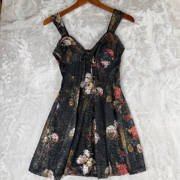 Madden Nyc Dresses & Skirts - Romantic Boho Y2K Floral Lace Mini Dress Black V-Neck Tie Front Fit